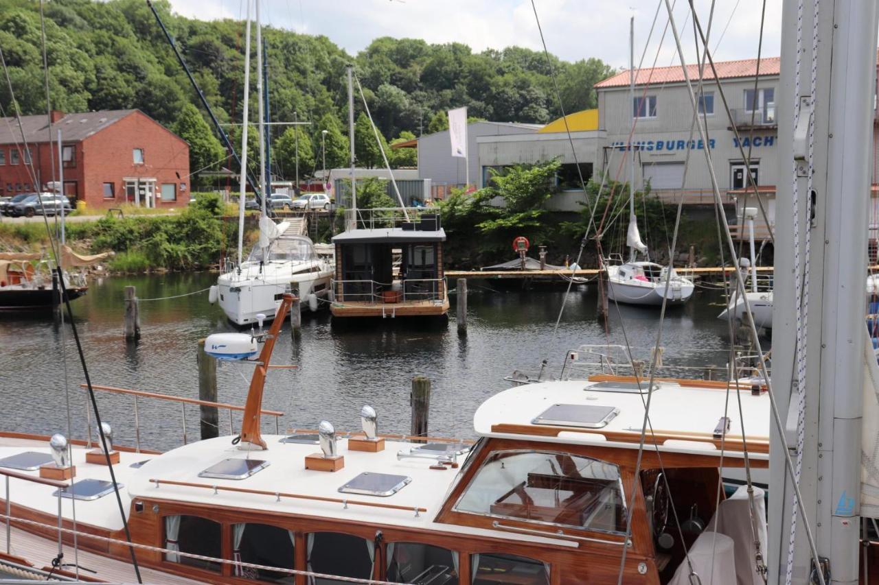 Hausboot Lina In Flensburg Hotel Exterior photo